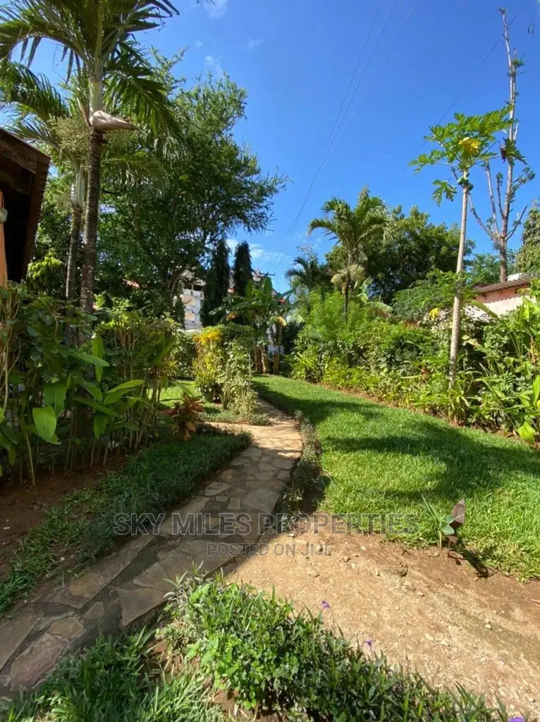 6bdrm Villa in Posta, Mtwapa for sale