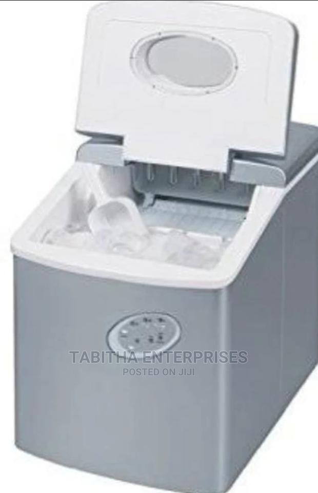 Ice Cube Maker