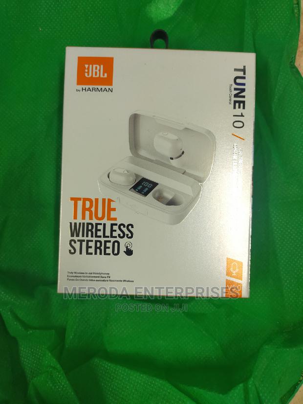 True Wireless in Ear Earphones - main view