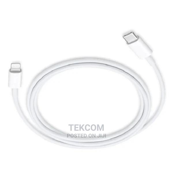 Apple USB-C to Lightning Cable 1M - thumbnail 2