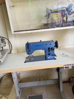 Jukky Sewing Machine - main view