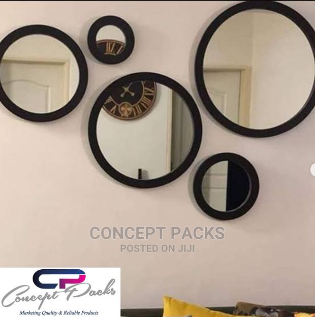 5pc Decorative Wall Mirrors. - thumbnail 3