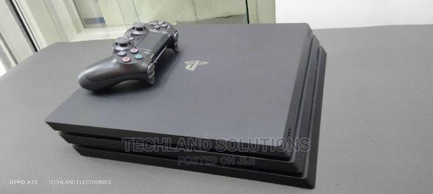 Ps4 PRO ,1 Tb , EX UK