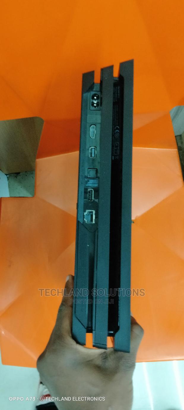 Playstation 4 PRO One TB - thumbnail 3