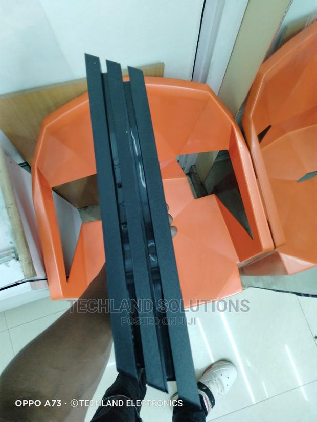 Playstation 4 PRO One TB - thumbnail 2