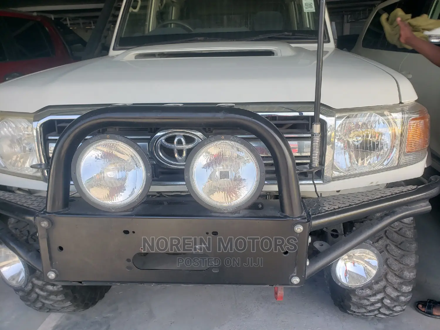 Toyota Land Cruiser 2014 Silver