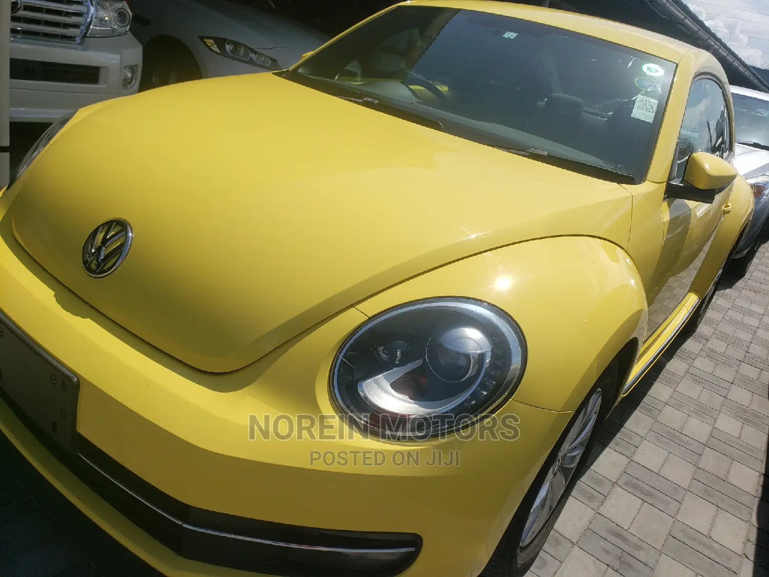 Volkswagen Beetle 2014 Yellow