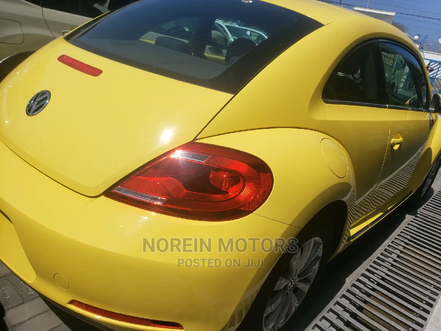 Volkswagen Beetle 2014 Yellow