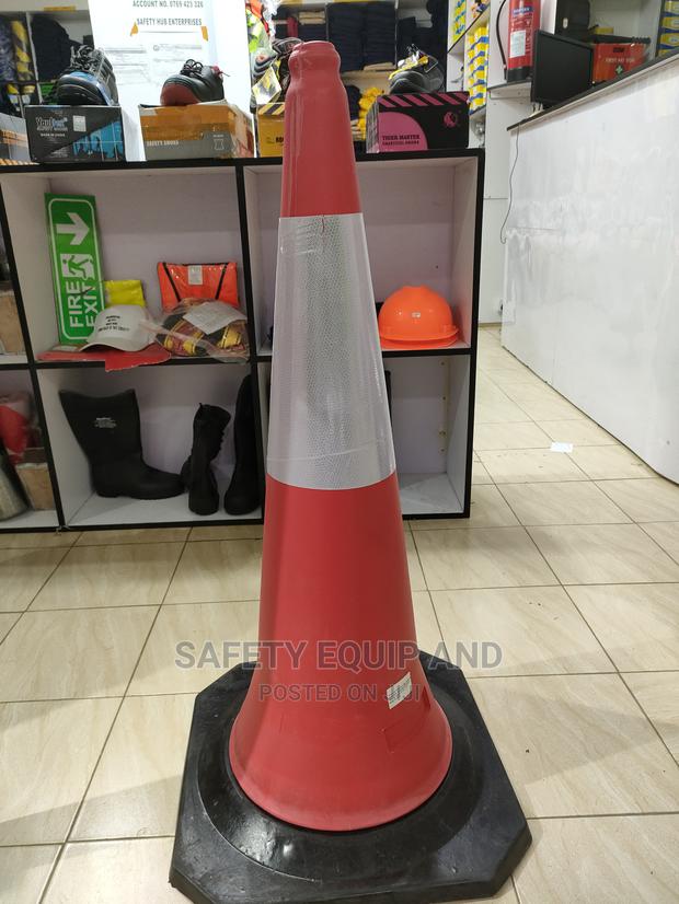 75cm Safety Traffic Cones