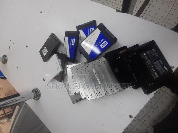 Solid State Drive ( Ssd)