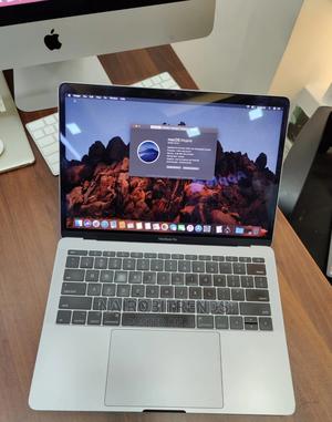 Laptop Apple MacBook Pro 2017 16GB Intel Core I7 SSD 256GB - main view