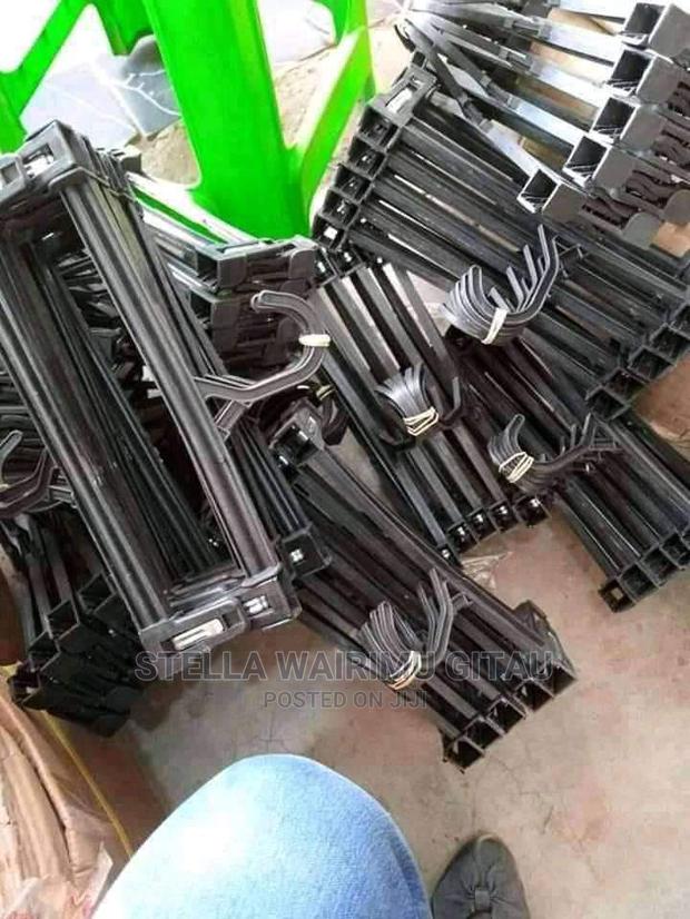 Plastic Hangers - thumbnail 17