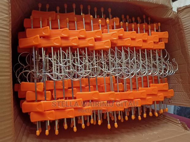 Plastic Hangers - thumbnail 14