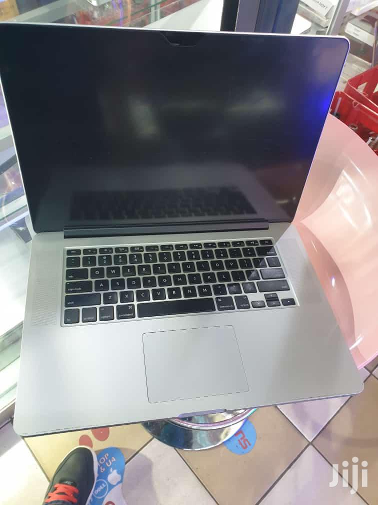 Apple Macbook Pro 13.3" 500GB HDD 4GB RAM