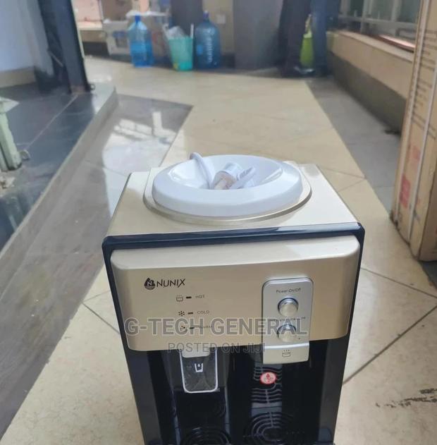 Z4c Hot and Cold Table Top Water Dispenser