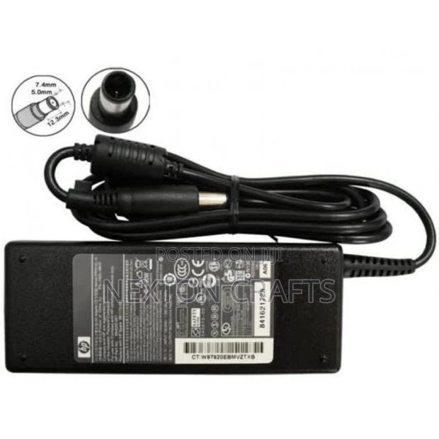 HP Big Pin Charger 18.5V-3.5A - AC Adapter - Black