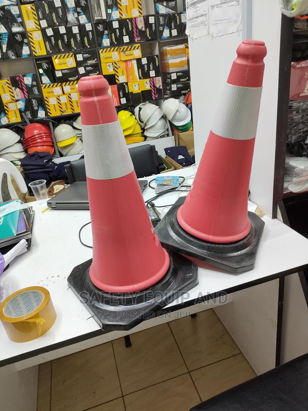 100cm Safety Traffic Cones for Sale - thumbnail 2