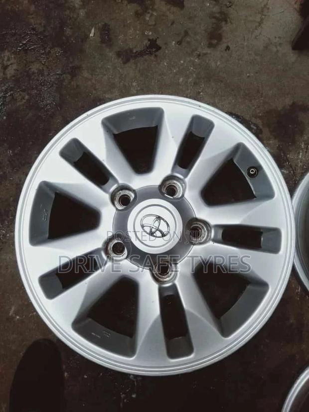 Land Cruiser V8 Original Rim 17 Inch