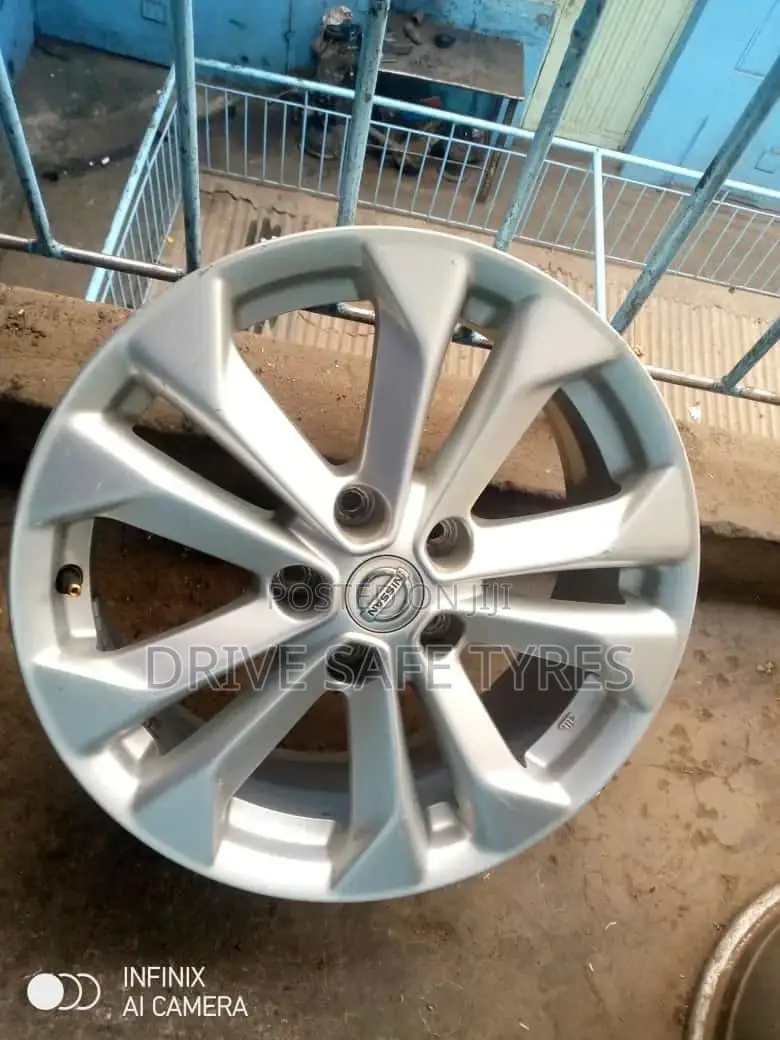 Nissan Extrail Original Rim 17 Inch