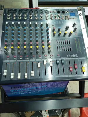 Sound Craft Mixer SMX 800