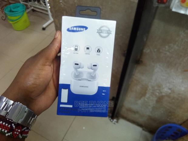 Samsung Air Buds Pro - main view