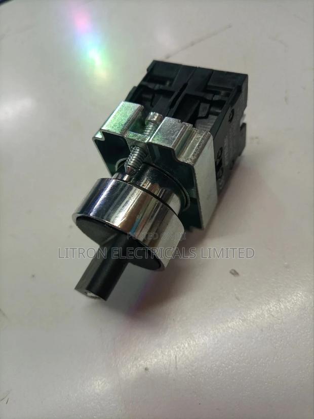 Selector Switch On/Off/On - thumbnail 2