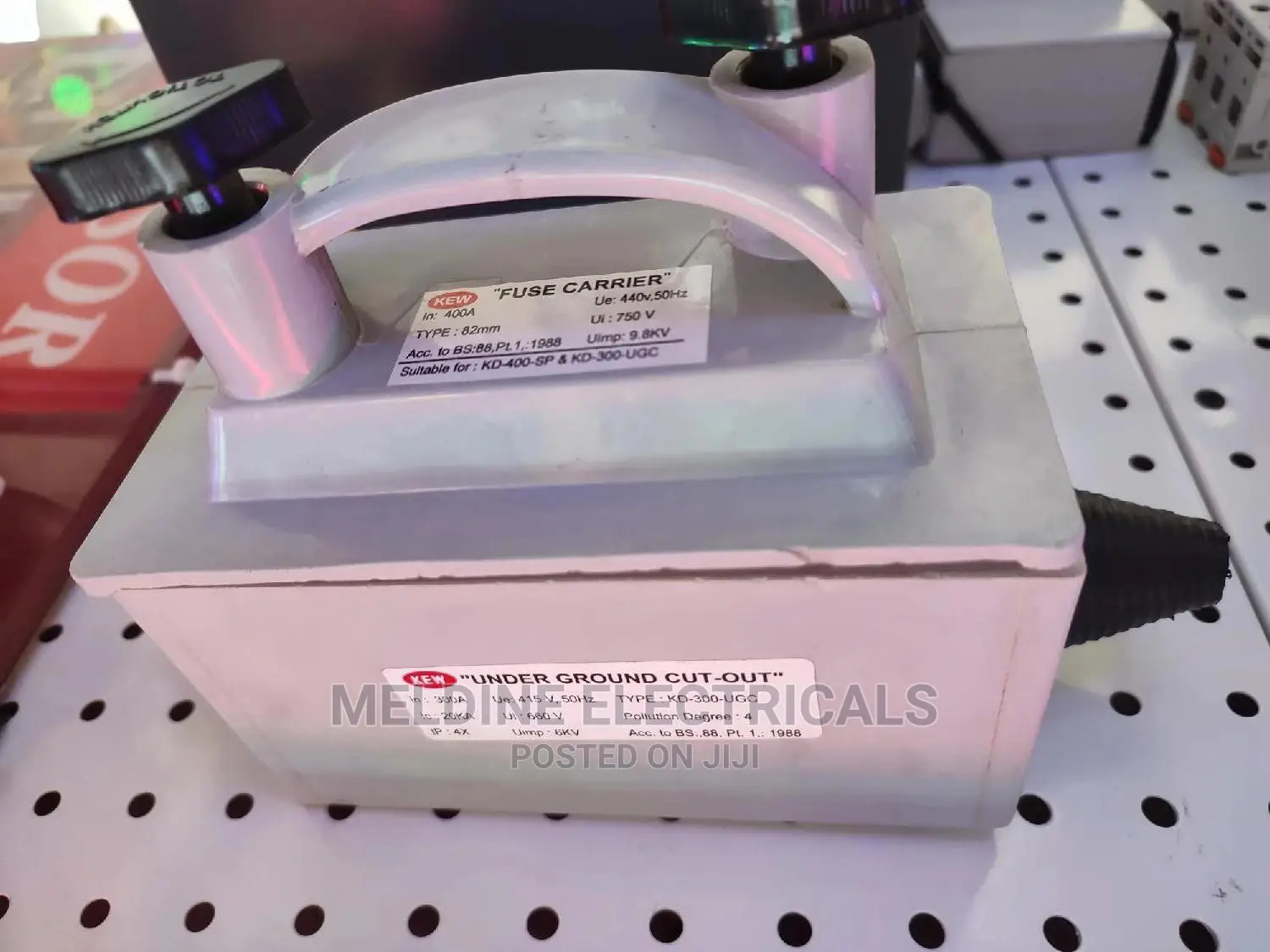 Fuse Carrier / MC Cut Out