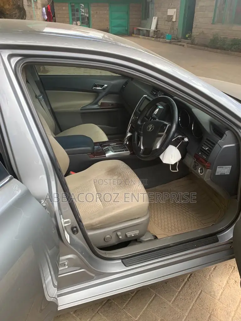 Toyota Mark X 2012 2.5 AWD Silver