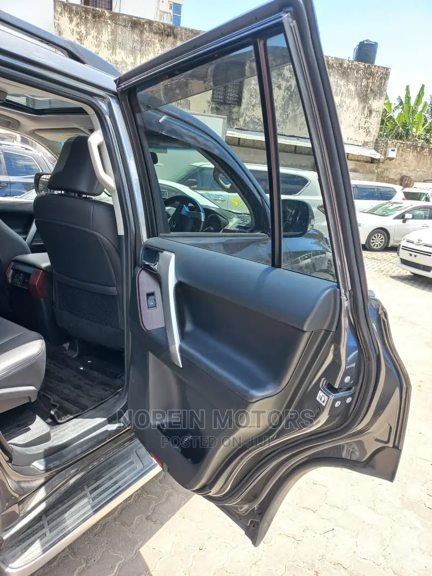 Toyota Land Cruiser Prado 2015 Matt Gray