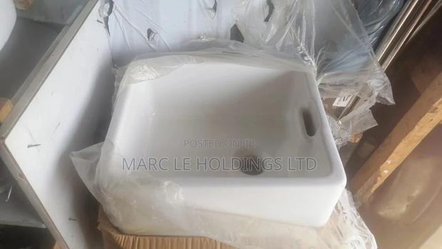 Dobby Ceramic Sink - main view