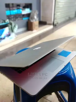 Laptop Apple MacBook Pro 8GB Intel Core i7 SSD 512GB