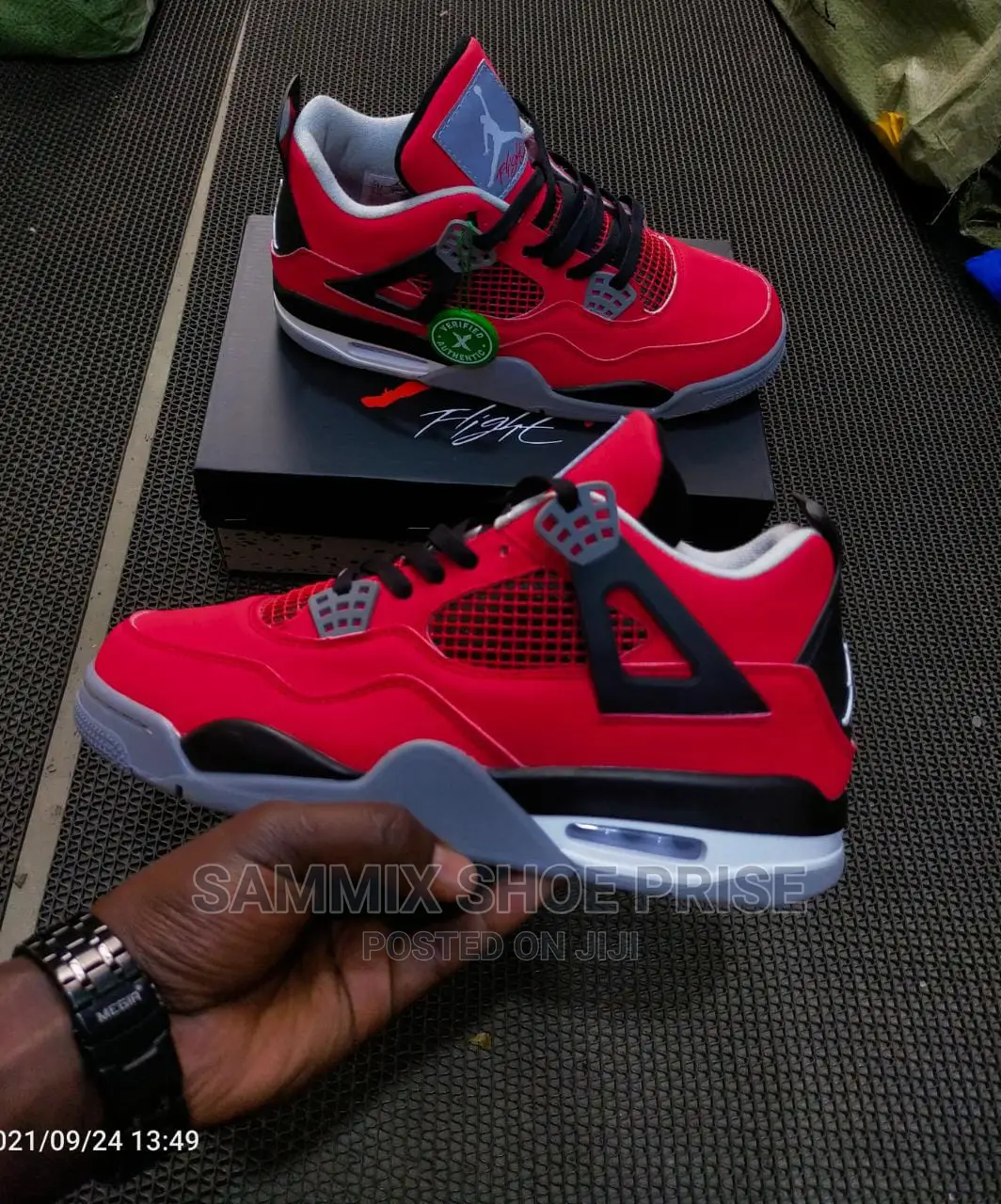 Jordan 4 Red
