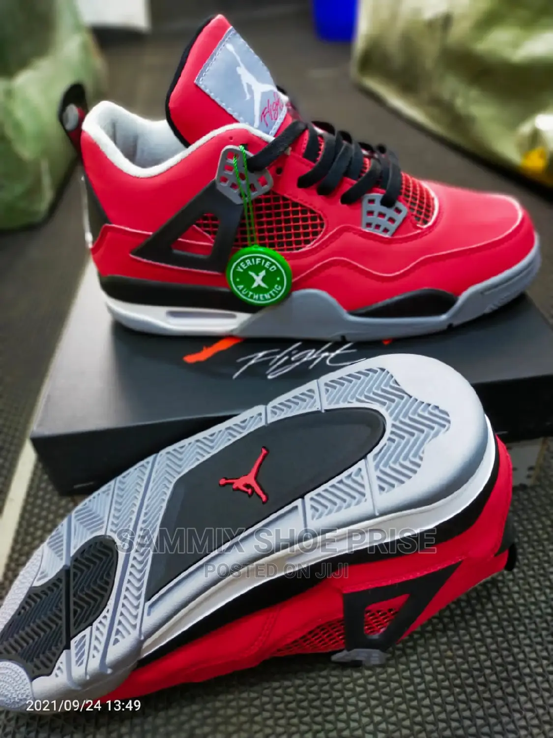 Jordan 4 Red