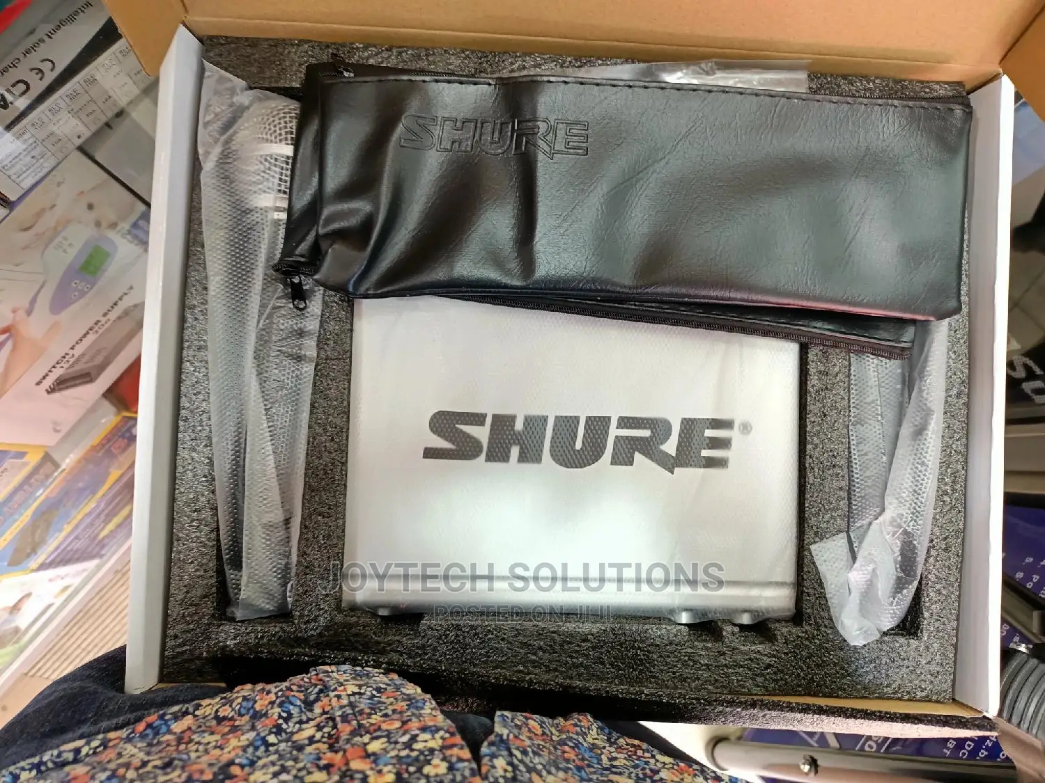 Shure Wireless Microphone, Sh 500. Wide Operati Radius