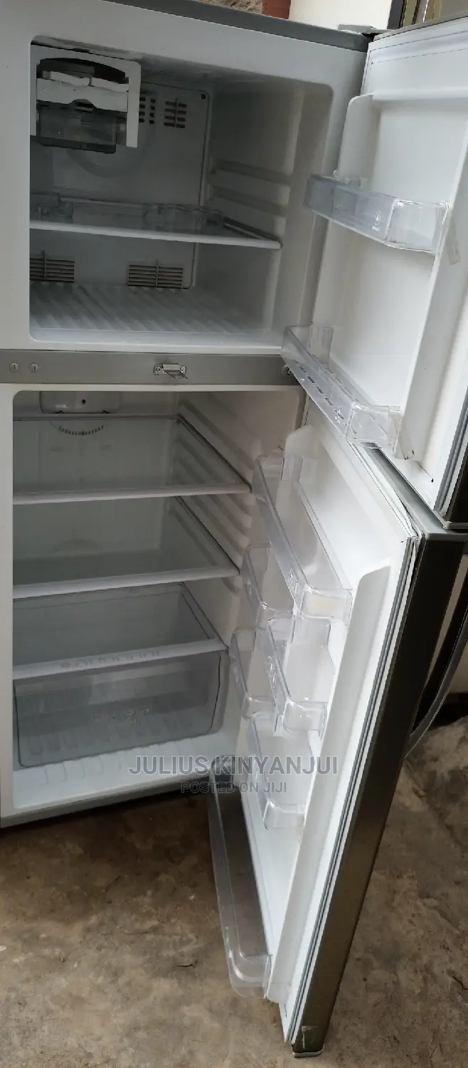 Bruhm Fridge