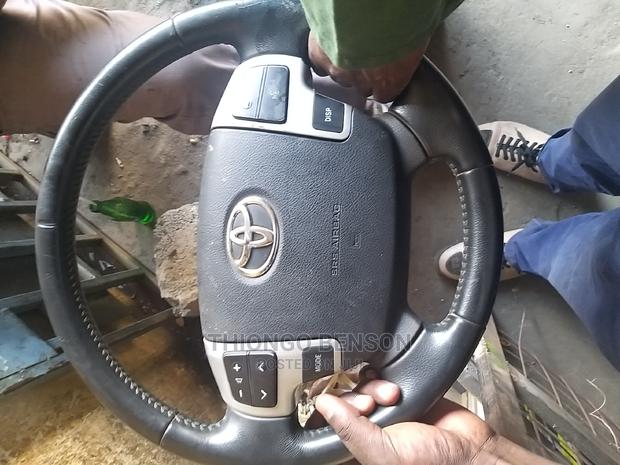 Toyota V8 200 Series Steering Airbag