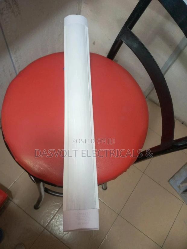 2ft Dustproof Tube 18watts - thumbnail 3