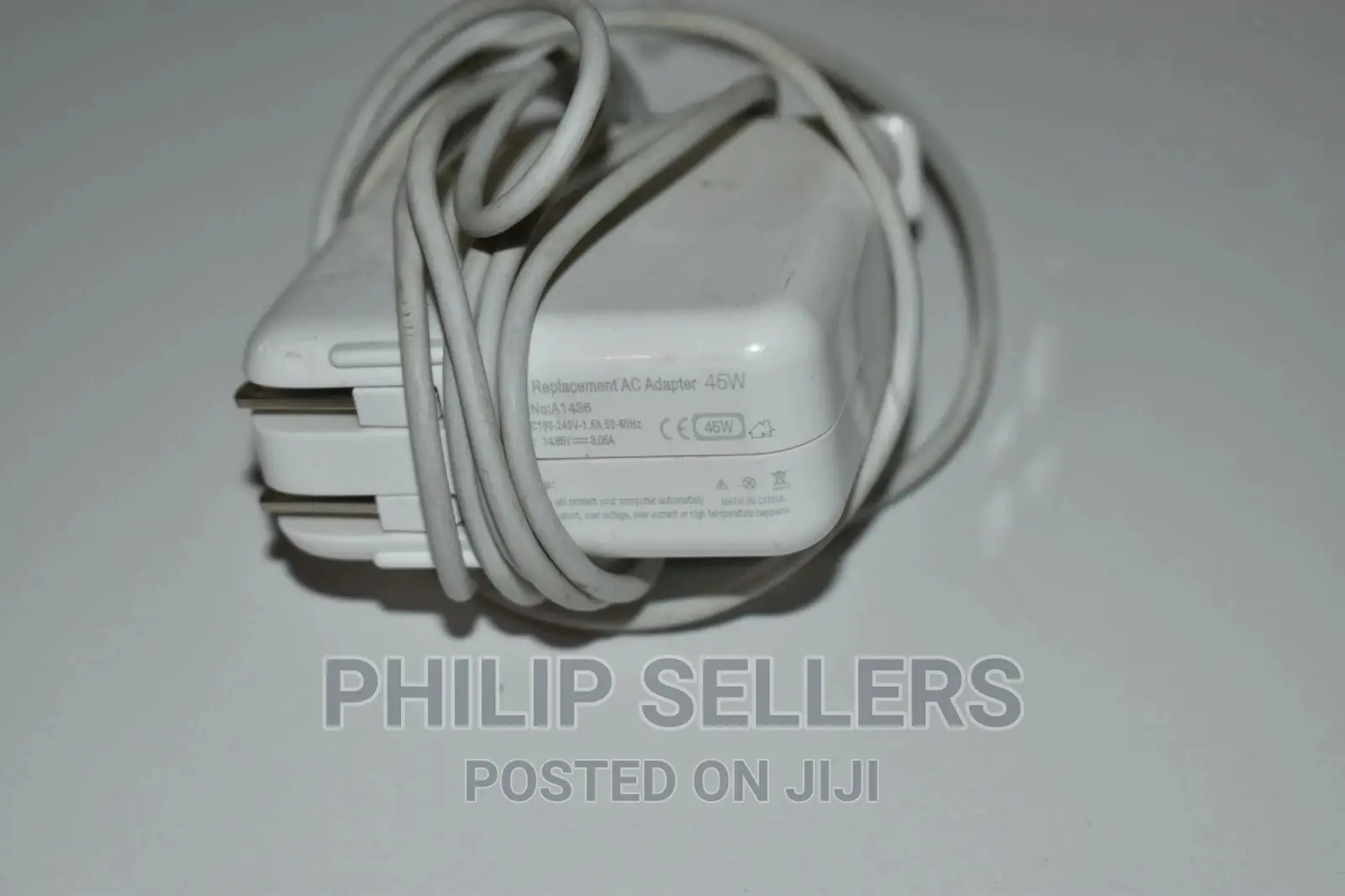 Apple A1036 45W AC Adapter Portable Power Adapter- Genuine