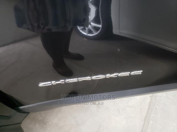 Jeep Cherokee 2015 Black - thumbnail 4