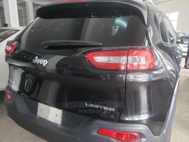 Jeep Cherokee 2015 Black - thumbnail 3