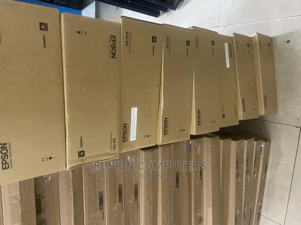 Epson Eb-E01 Xga 3lcd Projector - thumbnail 4