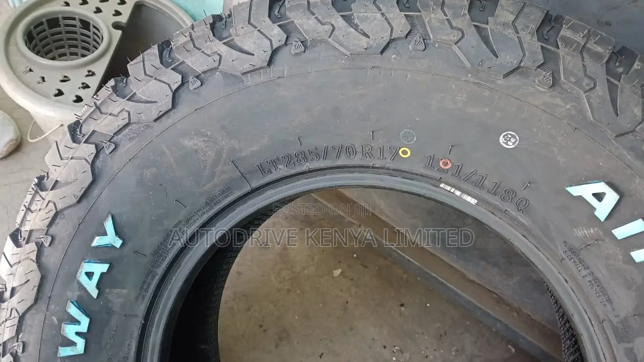 Wideway 285/70r17 A/T.
