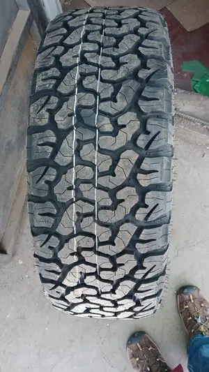 Wideway 285/70r17 A/T.
