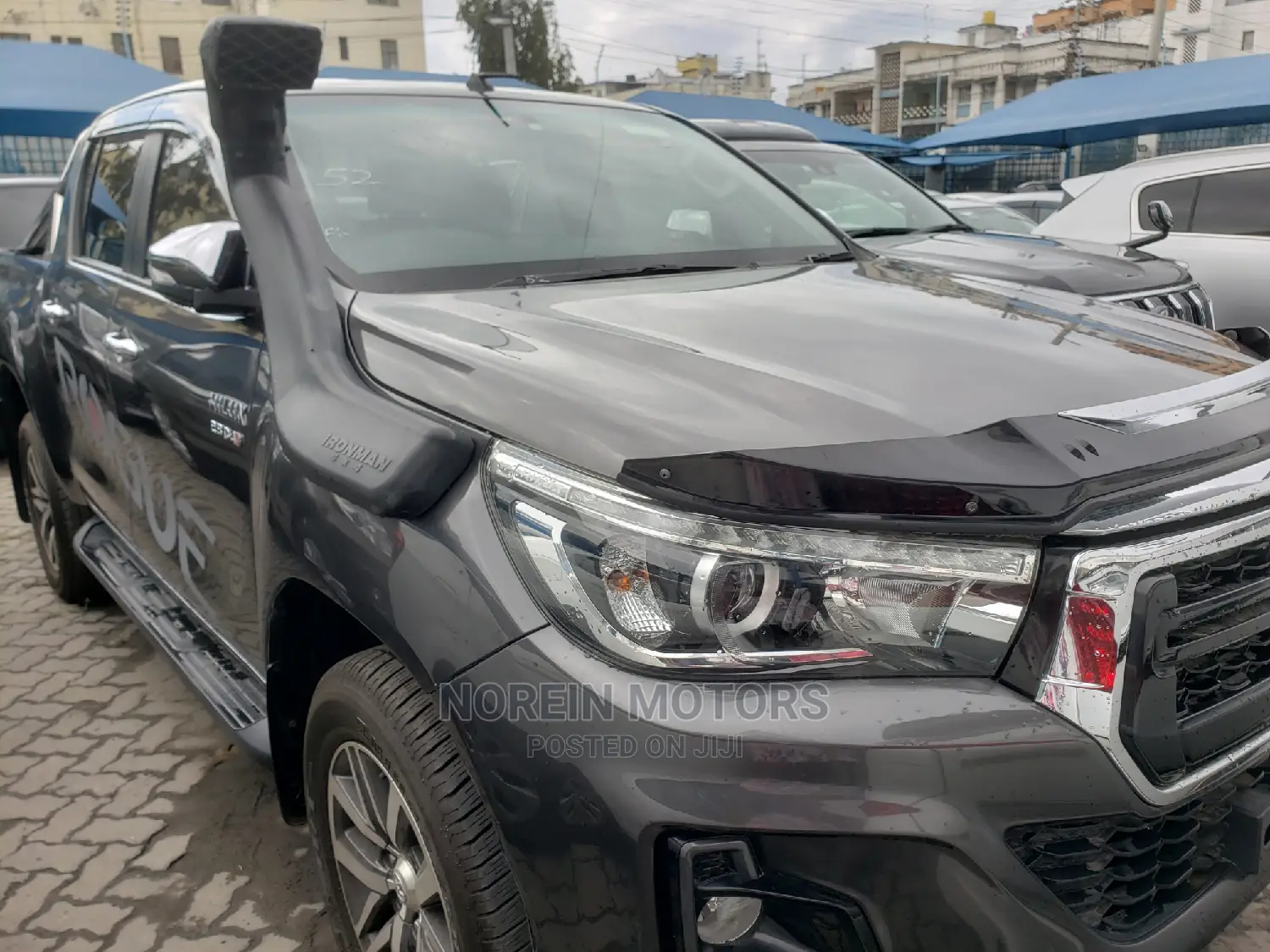 Toyota Hilux 2016 Black