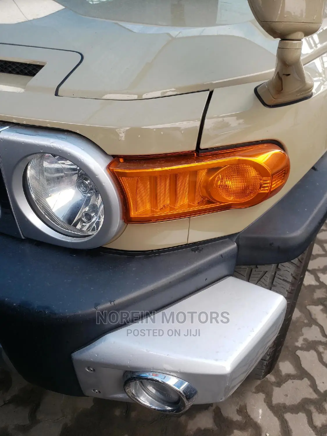 Toyota FJ Cruiser 2014 Gold