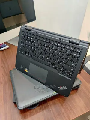 Laptop Lenovo ThinkPad Yoga 4GB Intel Celeron HDD 500GB