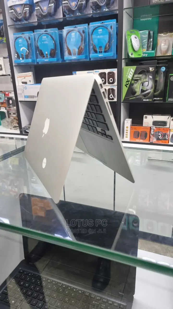Laptop Apple MacBook Air 2011 4GB Intel Core I5 SSD 128GB