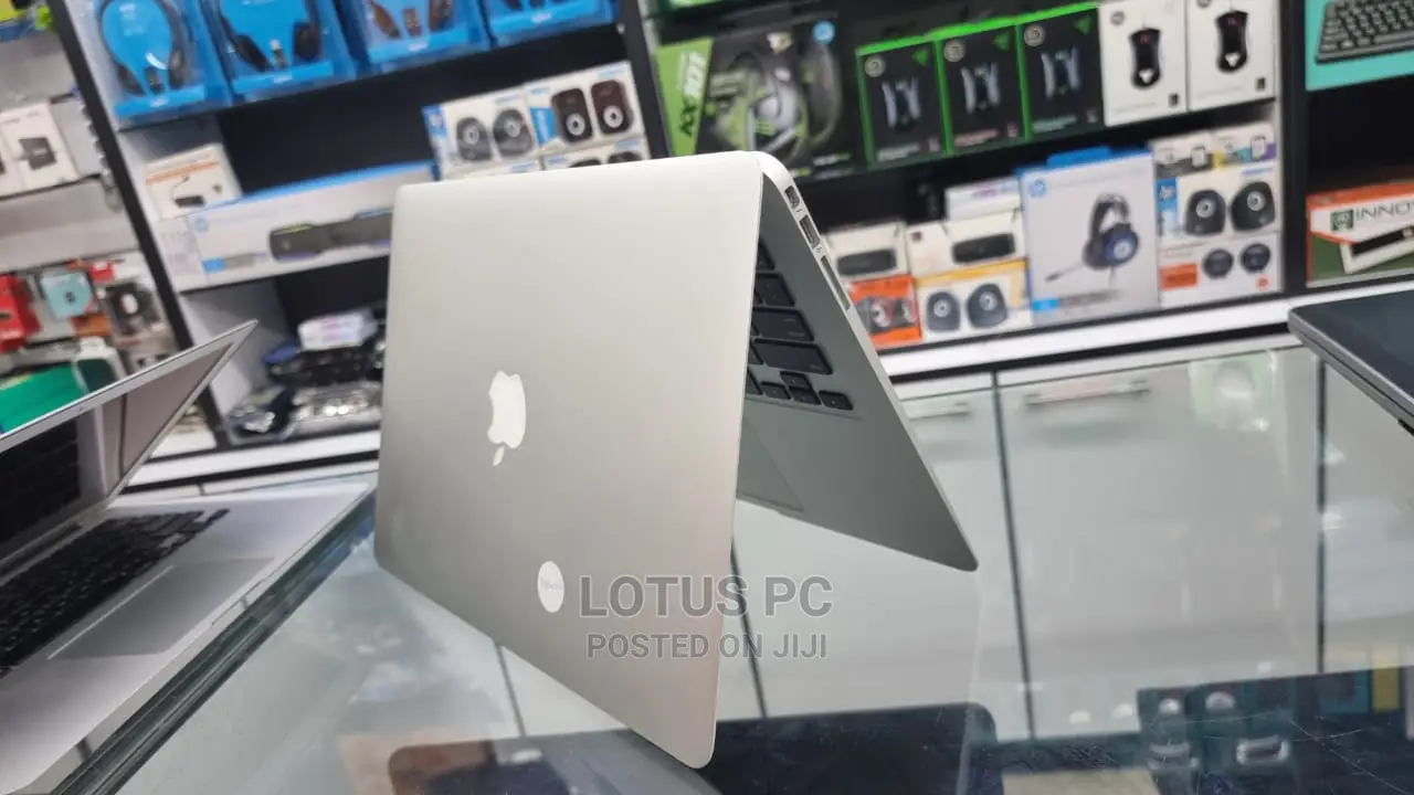 Laptop Apple MacBook Air 2011 4GB Intel Core I5 SSD 128GB