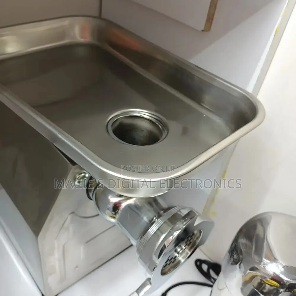 Modest Casual Meat Mincer M22