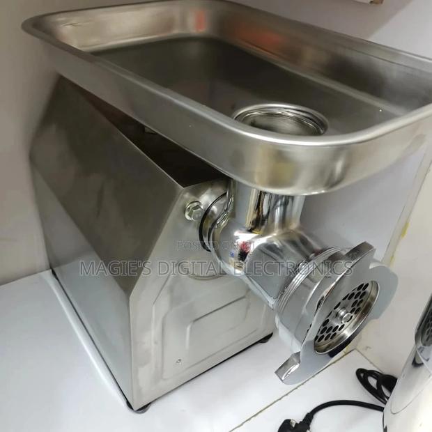 Capable Modest Meat Mincer M22 - main view